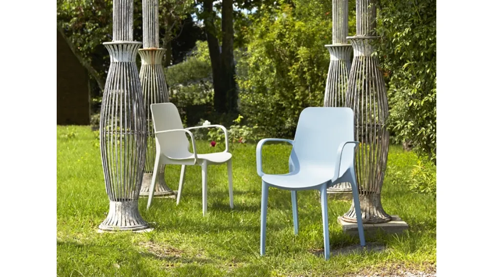 Sedia da giardino in plastica con braccioli Ginevra di Scab Design