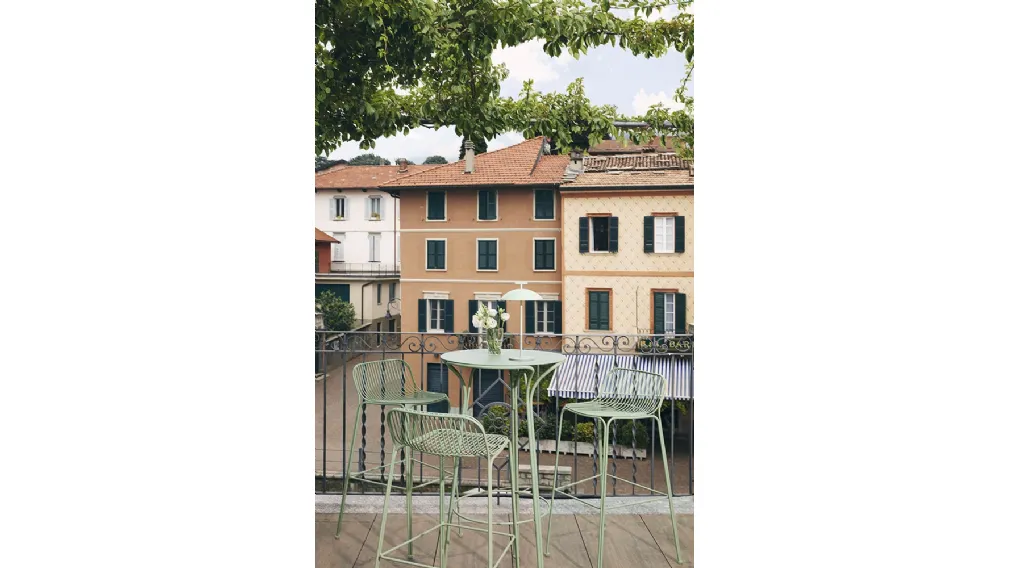 Sgabello e Tavolino Hiray di Kartell