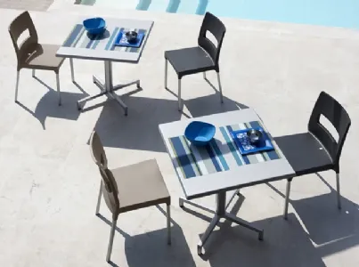 Tavolino quadrato in alluminio Maxi Domino di Scab Design