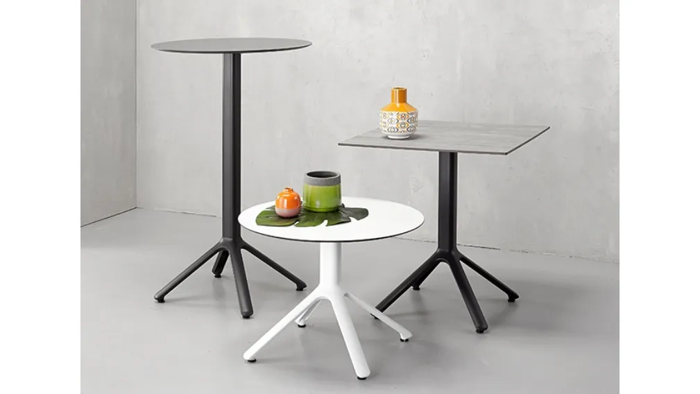 Tavolino ribaltabile con base a 4 piedi in alluminio Nemo di Scab Design