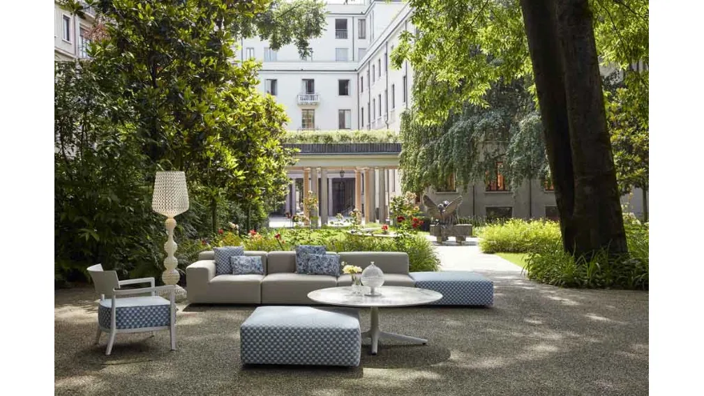 Divano e Pouf Pastics Outdoor di Kartell