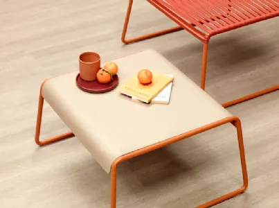 Tavolino basso in metallo Side Table Lisa Lounge di Scab Design