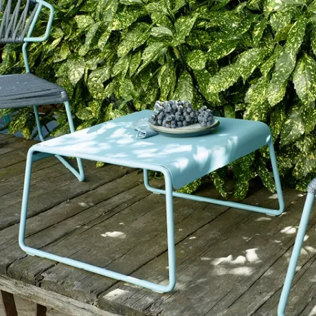 Tavolino basso in acciaio zincato e verniciato Side Table Lisa Lounge di Scab Design